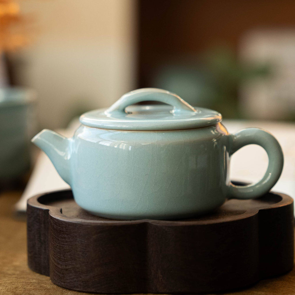 Ru ware celadon glaze pot
